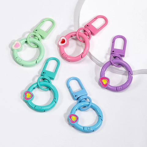 Crochet de Porte-Clés à Anneau à Ressort en Alliage avec Décor de Cœur Connecteur de Charme de Sac DIY Boucle en Émail Coloré pour Femmes