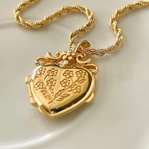 Vintage Copper Heart Flower Locket Necklace For Women Opening Square Book Pendant Gold Plated Rhinestone Jewelry Clavicle Chain