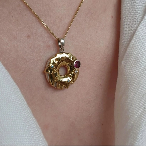 Dessert Series Copper Pendant Necklace For Women 18K Gold Plated Zirconia Donut Cupcake Chocolate Honey Pot Fashion Jewelry