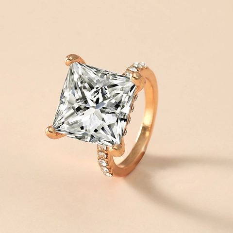 Women Luxury Classic Six Prong Simulated Diamond Ring Cubic Zirconia Engagement Wedding Ring Fashion Jewelry
