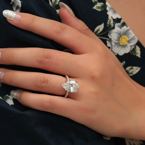 Fashion Retro Pear Cut Rhinestone Ring For Women Elegant Water Drop Shape Alloy Inlaid Sparkle Diamond Wedding Party Finger Jewelry