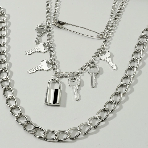 Punk Meerlagige Legering Kunstparel Halsketting Met Veiligheidsspeld Sleutel Slot Hanger Zilver Hip Hop Sieraden