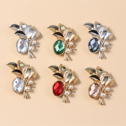 Vintage French Style Alloy Rhinestone Leaf Brooch For Women Elegant Crystal Artificial Pearl Inlaid Jewelry For Coat Sweater Accessories