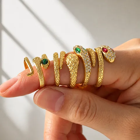 Anello Aperto a Forma di Serpente in Acciaio Inossidabile Vintage Placcato Oro Con Zirconi Anello Regolabile da Donna