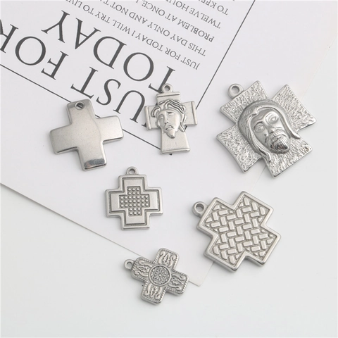 Ciondolo a Croce in Acciaio Inossidabile Ciondoli Religiosi con Rilievo di Gesù per Collana Bracciale Creazione di Gioielli Accessori Fai da Te Stile Vintage Unisex