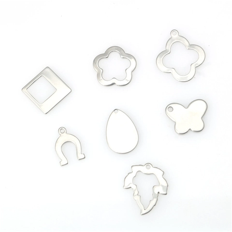 Stainless Steel Pendants Horseshoe Butterfly Flower Maple Leaf Shape Charms For DIY Jewelry Making Necklace Bracelet Accessory