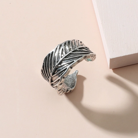 Retro Alloy Feather Toe Ring For Women Distressed Silver Adjustable Open Foot Ring For Beach Vacation Ethnic Jewelry