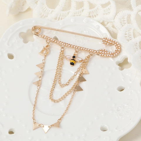 Spilla Vintage Ape in Lega Oro Chiaro per Donna Con Perla Artificiale Ciondolo Lettera D Nappina Multistrato Gioielli Spilla di Sicurezza