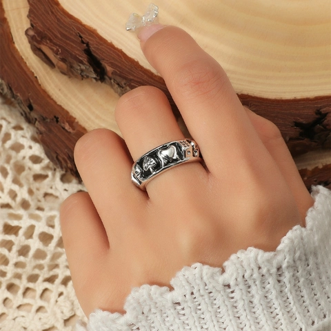 Vintage Alloy Skull Ring With Heart Poker Suit Pattern Gothic Punk Jewelry Black Enamel Antique Silver Rings For Men Women