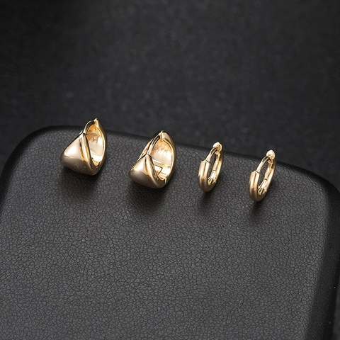 Vintage 14K Gold Plated Copper Huggie Earrings Geometric Minimalist Polished Metal Ear Buckle Hoop Earrings For Women Daily Jewelry