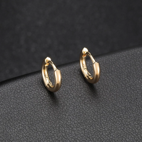 Vintage 14K Gold Plated Copper Huggie Earrings Geometric Minimalist Polished Metal Ear Buckle Hoop Earrings For Women Daily Jewelry