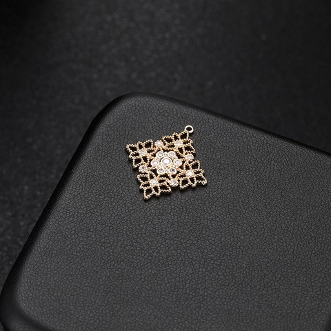Ciondoli in Rame a Forma di Fiore con Zirconia Cavi per Fai da Te Creazione Gioielli Connettori Catena Placcati Oro 14K