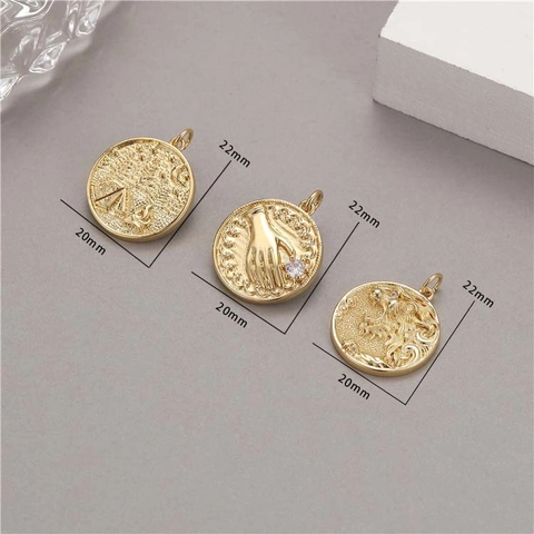 Pendentif Pièce Ronde Vintage en Cuivre Plaqué Or avec Relief Lion Camping Main Breloques pour Création de Bijoux DIY Accessoires