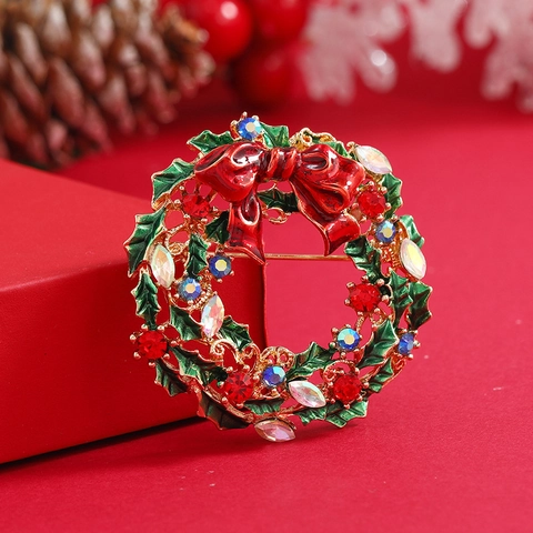 Fashion Christmas Wreath Brooch Bowknot Bell Rhinestone Alloy Enamel Wreath Brooch Pin For Women Festive Jewelry Gift Accessory