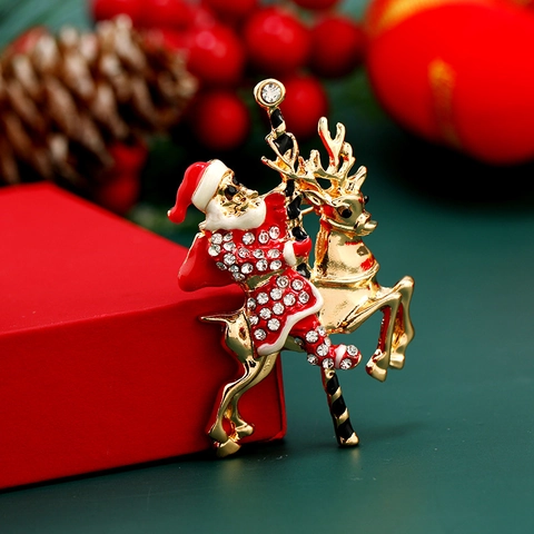 Emaille Kerstman Rendier Carrousel Broche Strass Legering Kerstspeld Voor Feest Vrouwen Mannen Sieraden Cadeau