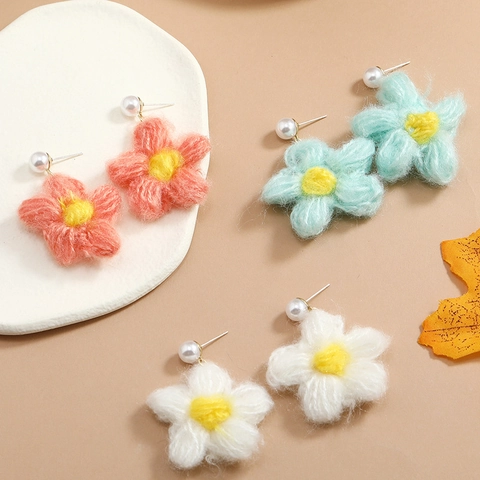 Handmade Knitted Flower Stud Earrings For Women Autumn Winter Alloy Artificial Pearl Floral Drop Earrings Aesthetic Jewelry