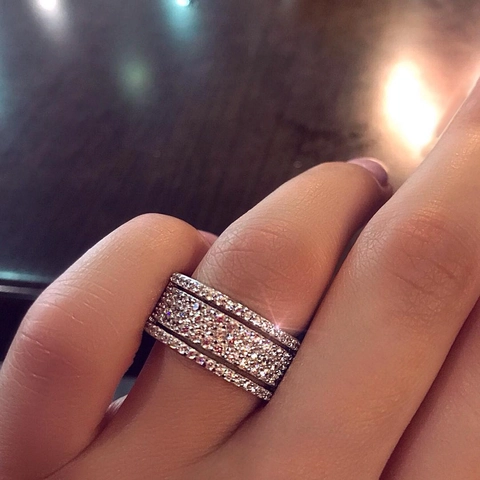 Exquisito Anillo de Cobre Bañado en Oro Con Zirconia 3A Incrustada de Diamantes Anillo de Banda Ancha Regalo Joyería Para Mujer