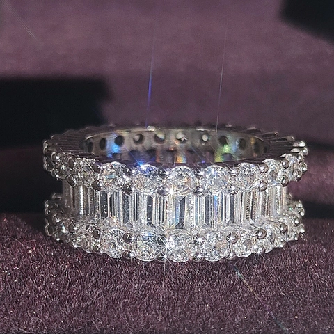 Bague Éternité Luxe Multi Rangs Incrustée de Zirconia pour Femme Coupe Baguette Étincelante Cuivre Bague de Fiançailles Mariage