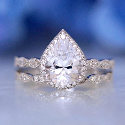 Elegante Juego de Anillos de Compromiso de Circonia de Pera Para Mujer Alianza de Boda de Cobre Halo Pavé Joyería