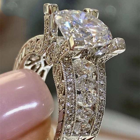 Luxe Koperen Ring Voor Dames Zilverkleur Ronde Slijpvorm Grote Hoofdsteen Pavézetting Elegante Bruiloft Verloving Sieraden