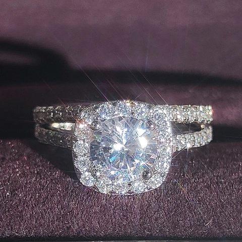 Luxury Silver Plated Copper Zirconia Engagement Wedding Rings Round Halo Design Bridal Jewelry For Women Valentine's Day Gift