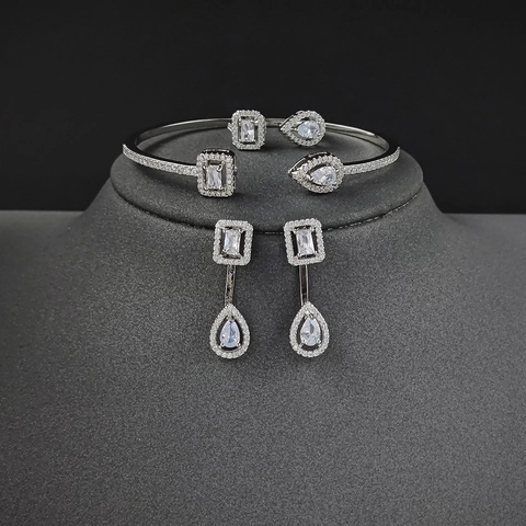 Luxuriöse Geometrische Strass Eingelegt Offene Armreif Anhänger Ohrhänger Verstellbare Fingerring Kollektion Damen Mode Schmuck Zubehör