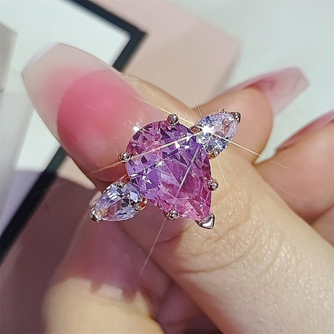 Elegante Anillo de Tres Piedras de Zirconia Rosa Talla Pera para Mujer Anillo de Cobre Chapado en Oro Rosa Plata Joyería de Boda