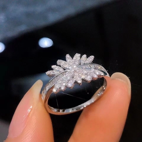 Luxury Copper Cubic Zirconia Flower Ring For Women Baguette Cut Micro-pave Engagement Wedding Party Jewelry Silver Gold Ring