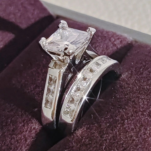 Luxuriöses Prinzess-Schliff Zirkonia Hochzeitsring-Set Für Damen Versilbertes Kupfer Geometrische Verlobungsringe Brautschmuck