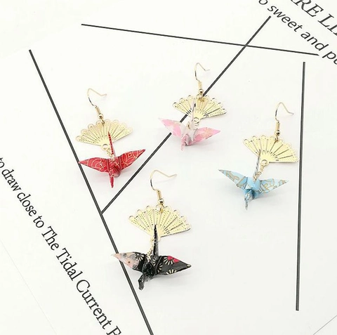 Japanse Stijl Handgemaakte Origami Papieren Kraanvogel Oorbellen Koperen Holle Waaier Hanger Asymmetrische Haak Oorbellen Vrouwen