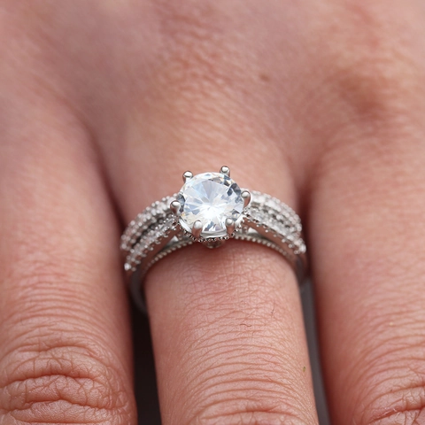 Élégant Ensemble De Bagues En Cuivre Et Zirconia Pour Femmes Ton Argent Bague De Fiançailles Coupe Ronde Et Alliance Assortie