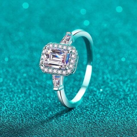 925 Sterling Silver Moissanite Zirconia Ring For Women Blue White Stone Emerald Radiant Cut Halo Setting Elegant Jewelry