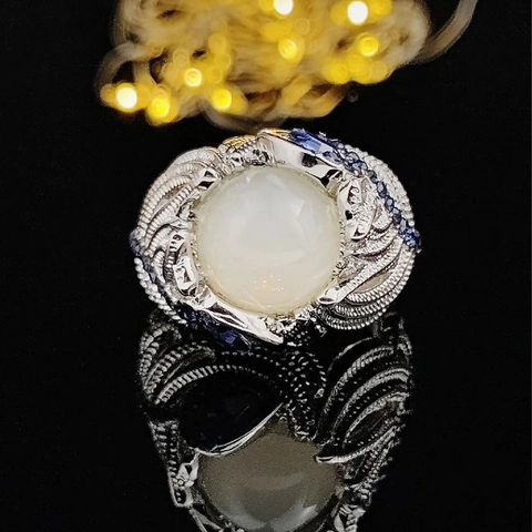 Anillo de Cobre Plateado Vintage con Piedra Lunar para Mujer Circón Azul Floral Hueco Redondo Aspecto Opale Joyería Banquete