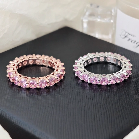 Exquisiter Kupfer Zirkonia Eternity Ring Für Damen Bunter Rundschliff Zirkon Geometrischer Stapelring Leichter Luxusschmuck