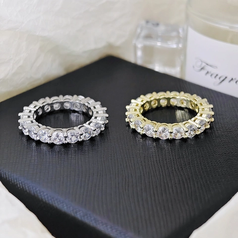 Exquisiter Kupfer Zirkonia Eternity Ring Für Damen Bunter Rundschliff Zirkon Geometrischer Stapelring Leichter Luxusschmuck