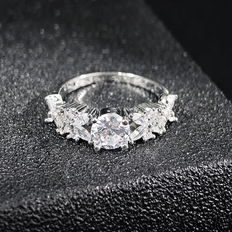 Elegant Marquise Zircon Ring For Women Silver Plated Copper Round Cut Crystal Flower Engagement Finger Ring Wedding Jewelry