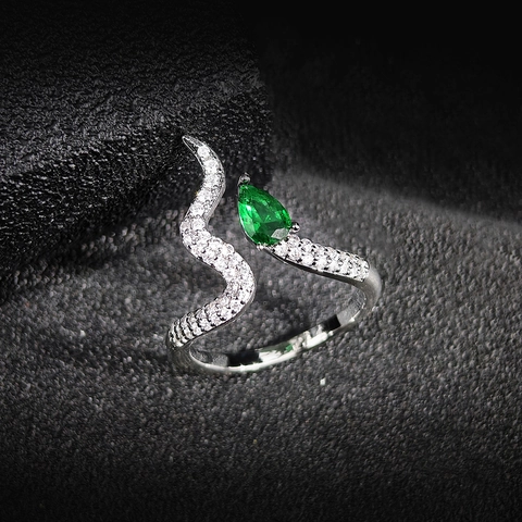 Fashion Snake Head Design Open Ring Copper Silver Plated Pave White Rhinestone Pear Cut Green Gemstone Ring For Women Jewelry