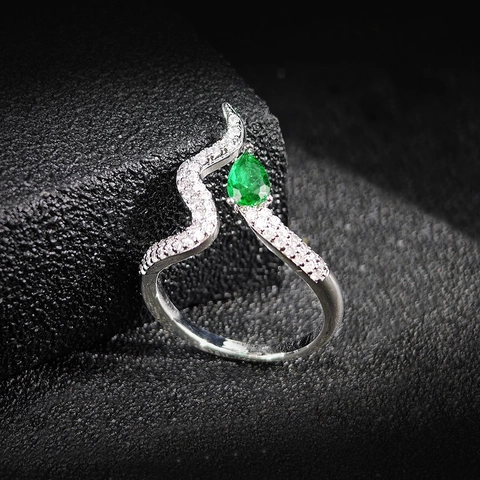 Fashion Snake Head Design Open Ring Copper Silver Plated Pave White Rhinestone Pear Cut Green Gemstone Ring For Women Jewelry