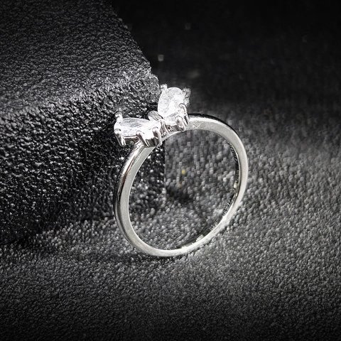 Bague Papillon Simple en Cuivre Avec Strass Pour Femme Élégante Couleur Argent Mode Bijoux Papillon Bague Cadeau