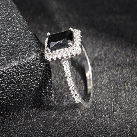 Luxus Rechteckiger Zirkonia Halo Ring Kupfer Mikro-besetzt Vollbesetzter Diamantring Damen Hochzeit Verlobung Schmuck Geschenk