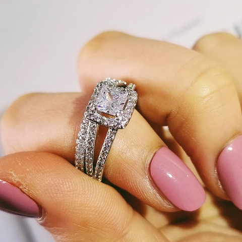 Luxe Prinses Slijpvorm Zirkonia Halo Trouwring En Band Voor Vrouwen Verzilverde Legering Gespleten Schacht Pave Bruidssieraden