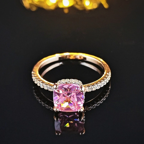 Luxury Large Square Pink Zirconia Copper Ring For Women Rose Gold Plated Geometric 3D Design Formal Banquet Jewelry Ring