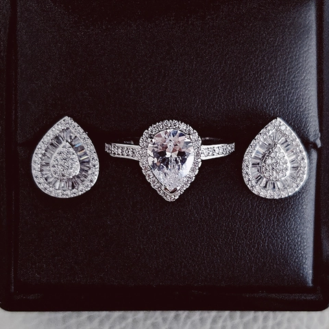 Juego de Joyas de Anillo Halo y Pendientes de Botón de Circonia Corte de Pera Cobre Plateado para Boda Mujer