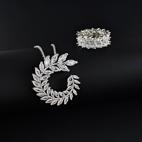 Lussuoso Set di Gioielli in Rame Zirconia per Donna Elegante Collana con Pendente a Foglia Taglio Marquise e Anello Bijoux Moda
