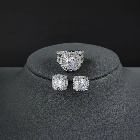 Luxury Copper Zirconia Jewelry Set Cushion Cut Halo Ring And Stud Earrings For Women Wedding Party Elegant Jewelry Set