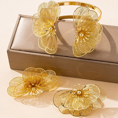 Vintage Hollow Flower Jewelry Set For Women Gold Plated Alloy Cuff Bracelet Large Adjustable Ring Italian Style Fashion Accessory