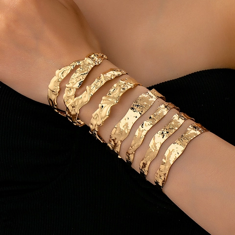 Bracciale Rigido Aperto Francese Minimalista Irregolare Svuotato Per Donna Esagerato In Metallo Dorato Gioiello Da Braccio Di Moda