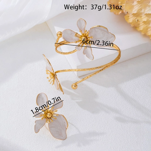 French Elegant Flower Jewelry Set Alloy Enameled Bangle And Ring For Women Gold White Floral Jewelry For Party Daily Wear
