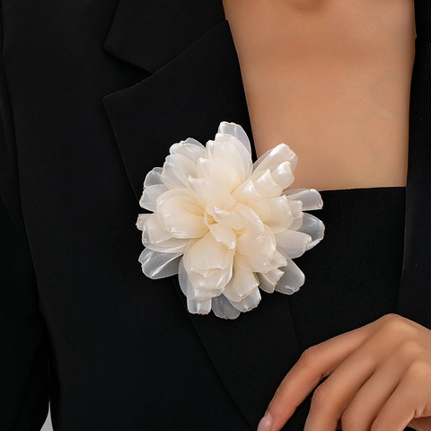 Elegant Organza Blume Brosche Für Damen Legierung Mehrlagig Blumig Nadel Für Hochzeit Bankett Party Kleidung Accessoire