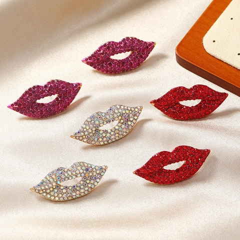 Retro Lip Shaped Rhinestone Drop Earrings For Women Fashion Alloy Crystal Mouth Dangle Earrings Party Jewelry